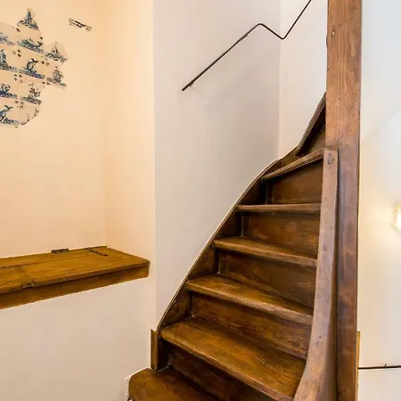 Friday Gent, Exclusive Charming